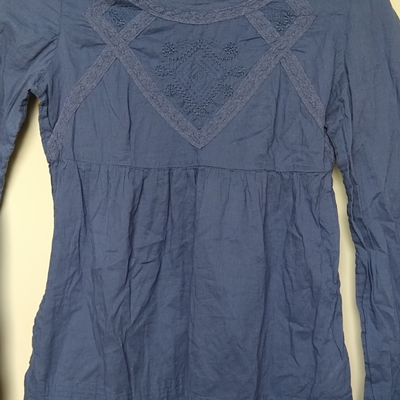 Blouse - Picture 2 of 3